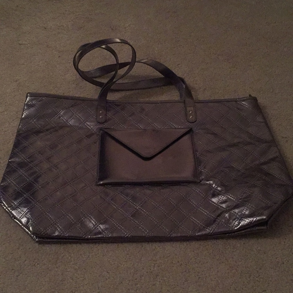 🆕 Bath & Body Works metallic silver tote